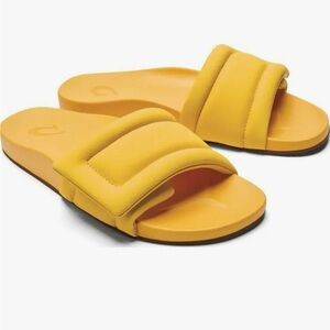 OluKai Sunbeam Slides in Solar Glow Yellow, Women’s Sandals, Size 8, NWT